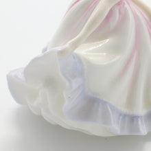 将图片加载到图库查看器,HN3215 Ninette - Vintage Porcelain Figurine by Royal Doulton, circa 1990 (Item# P-7990)-Timeless Gallery