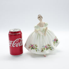 将图片加载到图库查看器,HN3304 Samantha - Vintage Porcelain Figurine by Royal Doulton, circa 1990 (Item# P-6830)-Timeless Gallery