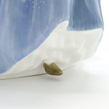 将图片加载到图库查看器,HN2334 Fragrance - Vintage Porcelain Figurine by Royal Doulton, circa 1970 (Item# P-5602)-Timeless Gallery