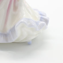 将图片加载到图库查看器,HN3215 Ninette - Vintage Porcelain Figurine by Royal Doulton, circa 1990 (Item# P-7990)-Timeless Gallery