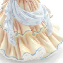 将图片加载到图库查看器,HN5107 Summers Belle - Porcelain Figurine by Royal Doulton, circa 2002 (Item# P-2800)-Timeless Gallery