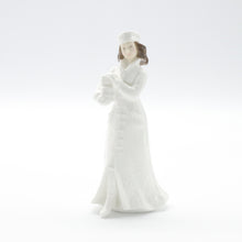 将图片加载到图库查看器,HN4084 Noel - Special Edition - Porcelain Figurine by Royal Doulton, circa 2000 (Item# P-2504)-Timeless Gallery