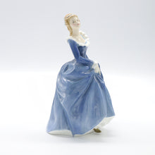 将图片加载到图库查看器,HN2334 Fragrance - Vintage Porcelain Figurine by Royal Doulton, circa 1970 (Item# P-5602)-Timeless Gallery