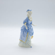 将图片加载到图库查看器,HN Series Figurine by Royal Doulton