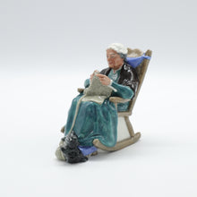 将图片加载到图库查看器,Vintage Royal Doulton Figurine, HN2256