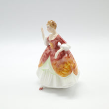 将图片加载到图库查看器,Peggy Davies figurine by RD