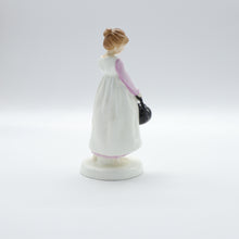 将图片加载到图库查看器,HN3021 Polly Put The Kettle On - Vintage Porcelain Figurine by Royal Doulton, circa 1984 (Item# P-5522)-Timeless Gallery