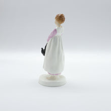 将图片加载到图库查看器,HN3021 Polly Put The Kettle On - Vintage Porcelain Figurine by Royal Doulton, circa 1984 (Item# P-5522)-Timeless Gallery