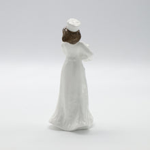 将图片加载到图库查看器,HN4084 Noel - Special Edition - Porcelain Figurine by Royal Doulton, circa 2000 (Item# P-2504)-Timeless Gallery