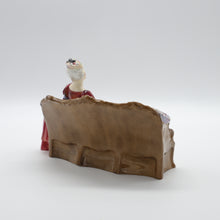 Load image into Gallery viewer, HN1997 Belle o’ the Ball - Vintage Porcelain Figurine by Royal Doulton, circa 1977 (Item# P-2688)-Timeless Gallery