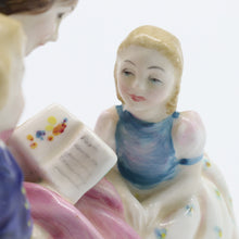 将图片加载到图库查看器,Leslie Harradine figurine by RD