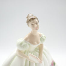 将图片加载到图库查看器,HN3304 Samantha - Vintage Porcelain Figurine by Royal Doulton, circa 1990 (Item# P-6830)-Timeless Gallery