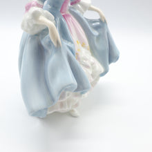 Load image into Gallery viewer, HN2425 Southern Belle - Vintage Porcelain Figurine by Royal Doulton, circa 1990 (Item# P-9355)-Timeless Gallery