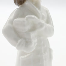 将图片加载到图库查看器,HN4084 Noel - Special Edition - Porcelain Figurine by Royal Doulton, circa 2000 (Item# P-2504)-Timeless Gallery