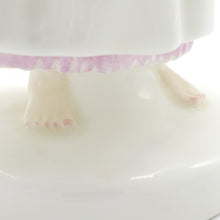 将图片加载到图库查看器,HN3021 Polly Put The Kettle On - Vintage Porcelain Figurine by Royal Doulton, circa 1984 (Item# P-5522)-Timeless Gallery