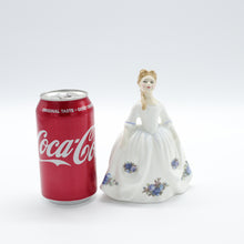 将图片加载到图库查看器,HN3482 Old Country Roses - Vintage Porcelain Figurine by Royal Doulton, circa 1994 (Item# P-6553)-Timeless Gallery