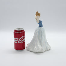 将图片加载到图库查看器,HN4329 Finishing Touch - Porcelain Figurine by Royal Doulton, dated 2004 (Item# P-9118)-Timeless Gallery