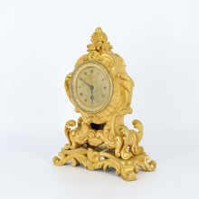 将图片加载到图库查看器,Antique Clock circa 1830