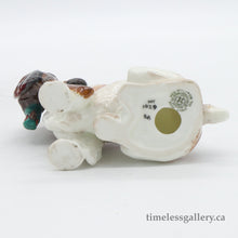 Load image into Gallery viewer, HN1029 Cocker Spaniel with Pheasant - Vintage Porcelain Figurine by Royal Doulton, circa 1960 (Item# P-2172)-Timeless Gallery