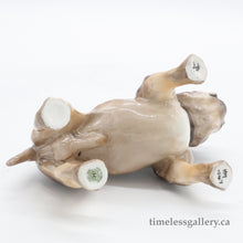 将图片加载到图库查看器,HN1047 Bulldog - Vintage Porcelain Figurine by Royal Doulton, circa 1970 (Item# P-4161)-Timeless Gallery