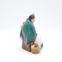 Load image into Gallery viewer, HN1315 Old Balloon Seller - Vintage Porcelain Figurine by Royal Doulton, circa 1970 (Item# P-6135)-Timeless Gallery