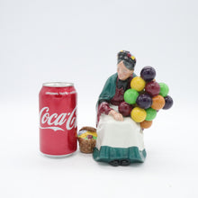 Load image into Gallery viewer, HN1315 Old Balloon Seller - Vintage Porcelain Figurine by Royal Doulton, circa 1970 (Item# P-6135)-Timeless Gallery