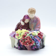 将图片加载到图库查看器,HN1342 Flower Seller’s Children - Classic - Vintage Porcelain Figurine by Royal Doulton, before 1980 (Item# P-8026)-Timeless Gallery