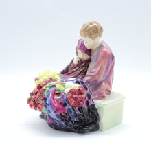 将图片加载到图库查看器,HN1342 Flower Seller’s Children - Classic - Vintage Porcelain Figurine by Royal Doulton, before 1980 (Item# P-8026)-Timeless Gallery