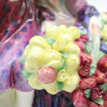 将图片加载到图库查看器,HN1342 Flower Seller’s Children - Classic - Vintage Porcelain Figurine by Royal Doulton, before 1980 (Item# P-8026)-Timeless Gallery