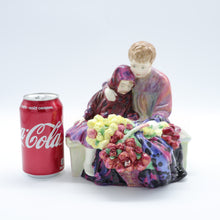 将图片加载到图库查看器,HN1342 Flower Seller’s Children - Classic - Vintage Porcelain Figurine by Royal Doulton, before 1980 (Item# P-8026)-Timeless Gallery