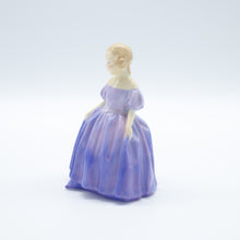 将图片加载到图库查看器,HN1370 Marie - Vintage Porcelain Figurine by Royal Doulton, circa 1970 (Item# P-8058)-Timeless Gallery