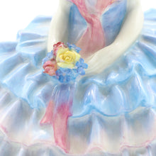 将图片加载到图库查看器,HN1479 Chloe - Rare and Classic - Vintage Porcelain Figurine by Royal Doulton, circa 1940 (Item# P-4634)-Timeless Gallery