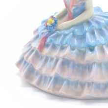 将图片加载到图库查看器,HN1479 Chloe - Rare and Classic - Vintage Porcelain Figurine by Royal Doulton, circa 1940 (Item# P-4634)-Timeless Gallery