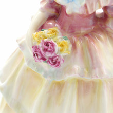 将图片加载到图库查看器,HN1621 Irene - Popular - Vintage Porcelain Figurine by Royal Doulton, circa 1940 (Item# P-9234)-Timeless Gallery