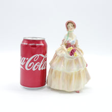 将图片加载到图库查看器,HN1621 Irene - Popular - Vintage Porcelain Figurine by Royal Doulton, circa 1950 (Item# P-4119)-Timeless Gallery