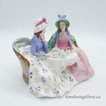 将图片加载到图库查看器,HN1747 Afternoon Tea - Popular - Vintage Porcelain Figurine by Royal Doulton, circa 1950 (Item# P-2885)-Timeless Gallery