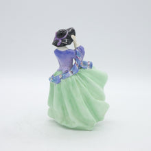 将图片加载到图库查看器,HN1833 Top O’ The Hill - Classic - Vintage Porcelain Figurine by Royal Doulton, circa 1960 (Item# P-9080)-Timeless Gallery