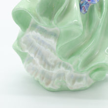 Load image into Gallery viewer, HN1833 Top O’ The Hill - Vintage Porcelain Figurine by Royal Doulton, circa 1950 (Item# P-7599)-Timeless Gallery