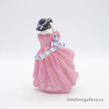 Load image into Gallery viewer, HN1849 Top O’ The Hill - Vintage Porcelain Figurine by Royal Doulton, circa 1950 (Item# P-3612)-Timeless Gallery