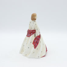 将图片加载到图库查看器,HN1981 Ermine Coat - Vintage Porcelain Figurine by Royal Doulton, circa 1950 (Item# P-4292)-Timeless Gallery