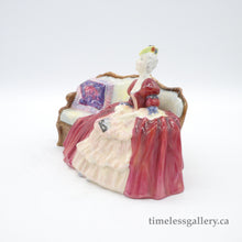 将图片加载到图库查看器,HN1997 Belle o’ the Ball - Popular - Vintage Porcelain Figurine by Royal Doulton, circa 1960 (Item# P-8809)-Timeless Gallery