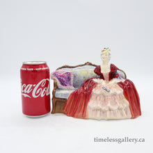 将图片加载到图库查看器,HN1997 Belle o’ the Ball - Popular - Vintage Porcelain Figurine by Royal Doulton, circa 1960 (Item# P-4502)-Timeless Gallery