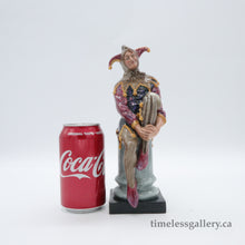 Load image into Gallery viewer, HN2016 Jester - Classic - Vintage Porcelain Figurine by Royal Doulton, after 1960 (Item# P-1453)-Timeless Gallery