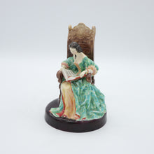 将图片加载到图库查看器,HN2055 Leisure Hour - Popular - Vintage Porcelain Figurine by Royal Doulton, circa 1960 (Item# P-9458)-Timeless Gallery