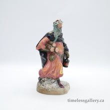 将图片加载到图库查看器,HN2118 Good King Wenceslas - Vintage Porcelain Figurine by Royal Doulton, circa 1960 (Item# P-9669)-Timeless Gallery
