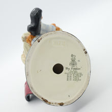Load image into Gallery viewer, HN2171 The Fiddler - Rare - Vintage Porcelain Figurine by Royal Doulton, circa 1960 (Item# P-3267)-Timeless Gallery