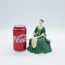 将图片加载到图库查看器,HN2228 A Lady from Williamsburg - Vintage Porcelain Figurine by Royal Doulton, circa 1970 (Item# P-8192)-Timeless Gallery