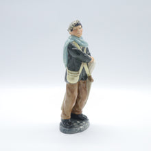 将图片加载到图库查看器,HN2244 Newsboy - Rare - Vintage Porcelain Figurine by Royal Doulton, circa 1960 (Item# P-4455)-Timeless Gallery