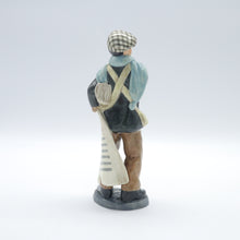 将图片加载到图库查看器,HN2244 Newsboy - Rare - Vintage Porcelain Figurine by Royal Doulton, circa 1960 (Item# P-4455)-Timeless Gallery
