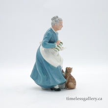 Load image into Gallery viewer, HN2249 Favourite - Vintage Porcelain Figurine by Royal Doulton, circa 1970 (Item# P-1659)-Timeless Gallery
